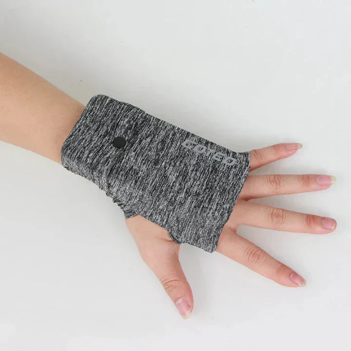 Arm Band Holder - Train Freely and Securely with All Essentials Accessible - Image 5