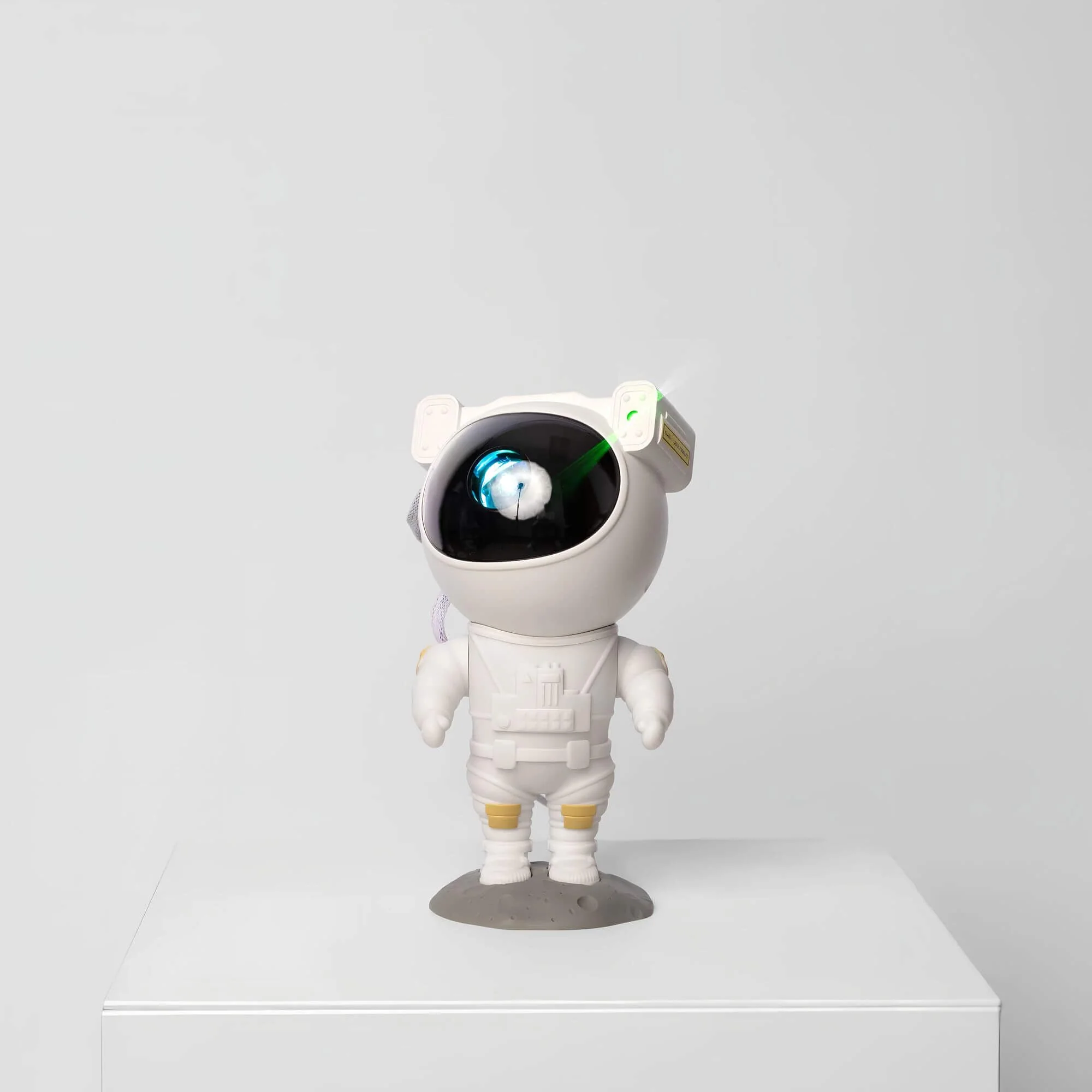 Astronaut Starry Sky LED Projector Lamp - Nightstand Lamp - Image 2