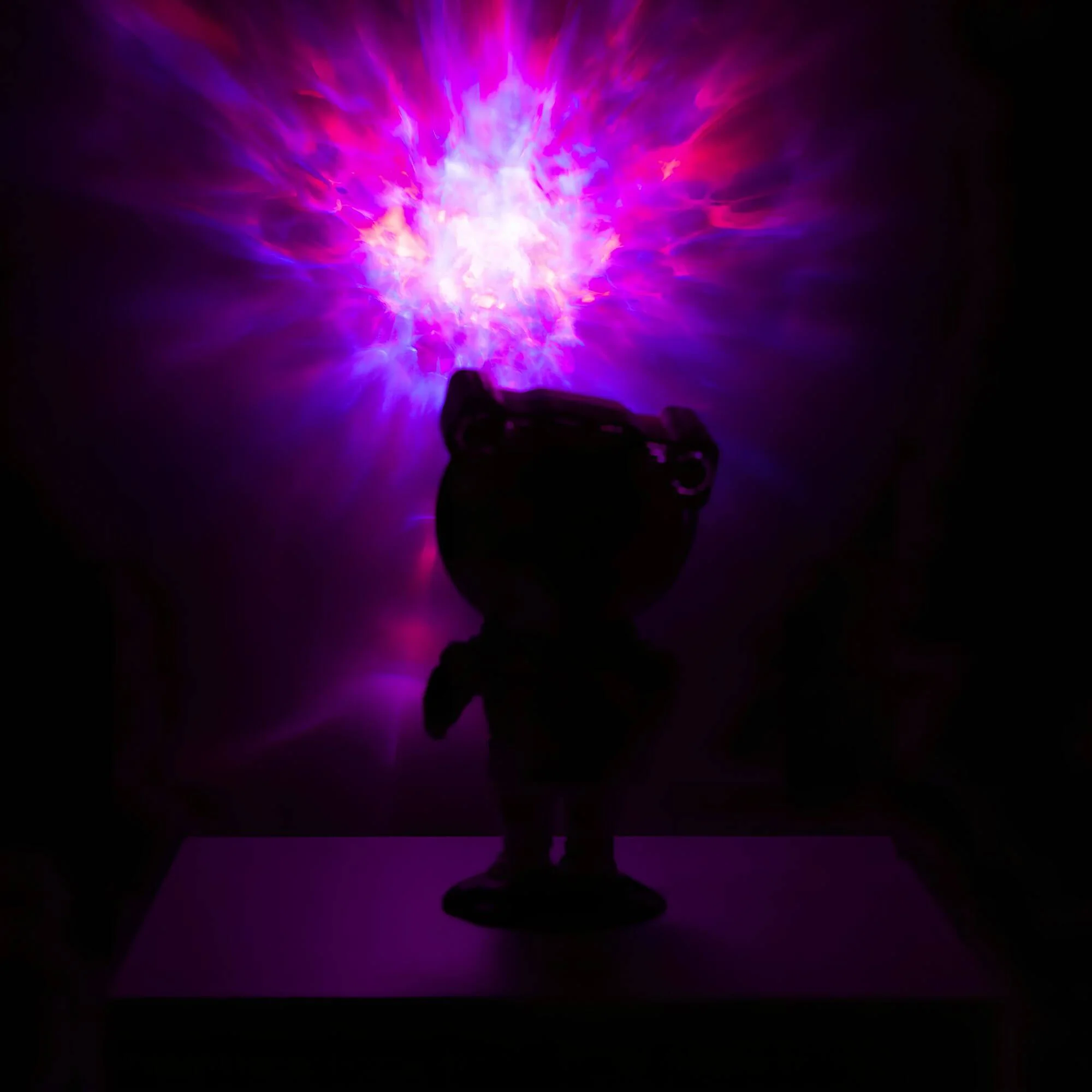 Astronaut Starry Sky LED Projector Lamp - Nightstand Lamp - Image 3