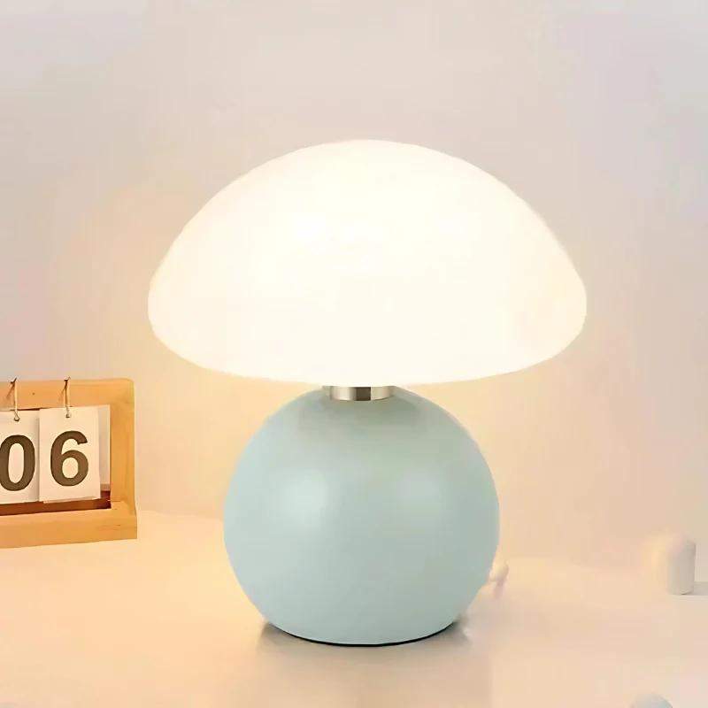 ClaudiLight | Elegant small table lamp made of cream-colored ceramic - Image 3