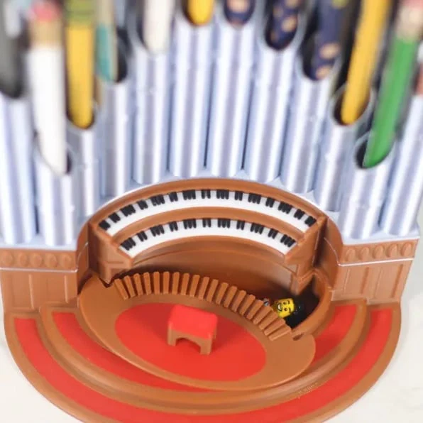 Create a Stylish Workspace and Enjoy Creative Freedom at Your Desk! - Image 4