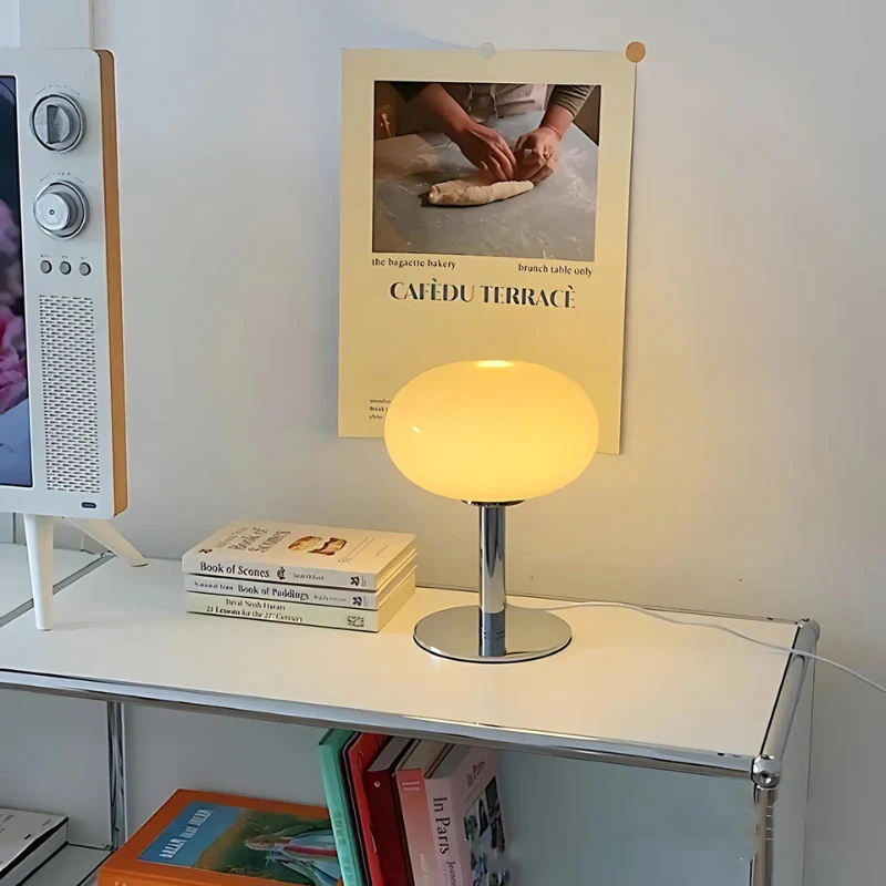 CrystalGlamour | Elegant Table Lamp in Modern Design - Image 2