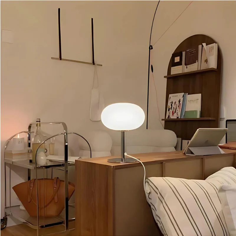 CrystalGlamour | Elegant Table Lamp in Modern Design - Image 3