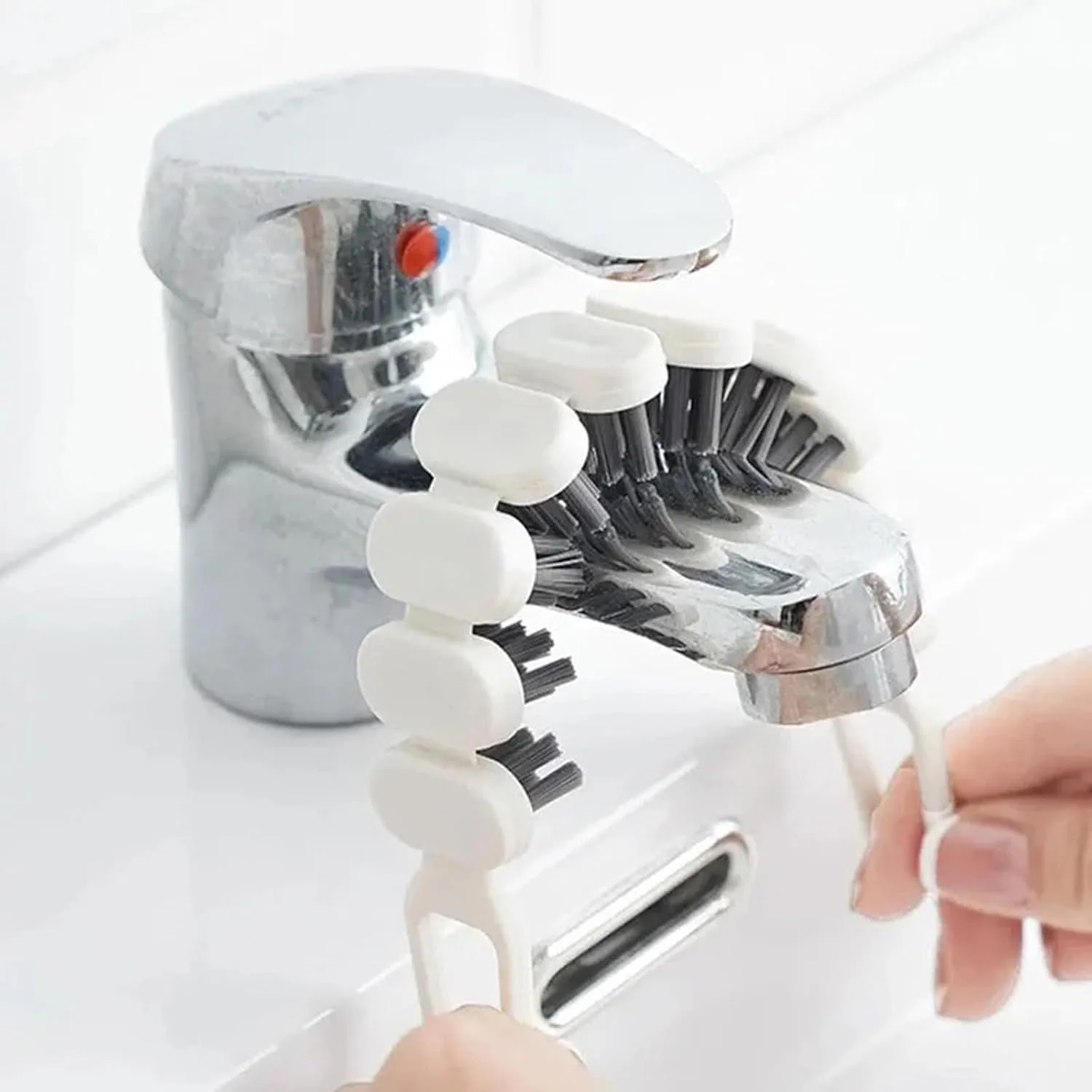 Effortless Shine: Deep Cleaning in Hard-to-Reach Corners - Image 3