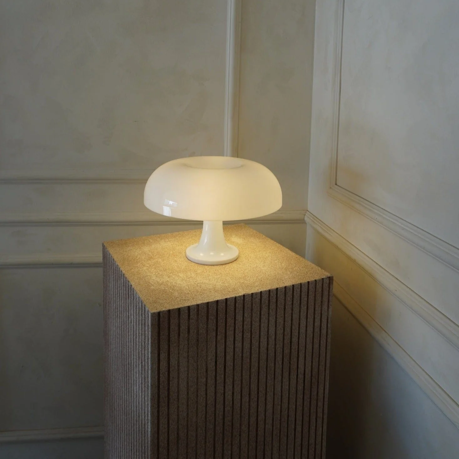Nordic table lamp in the shape of a mushroom