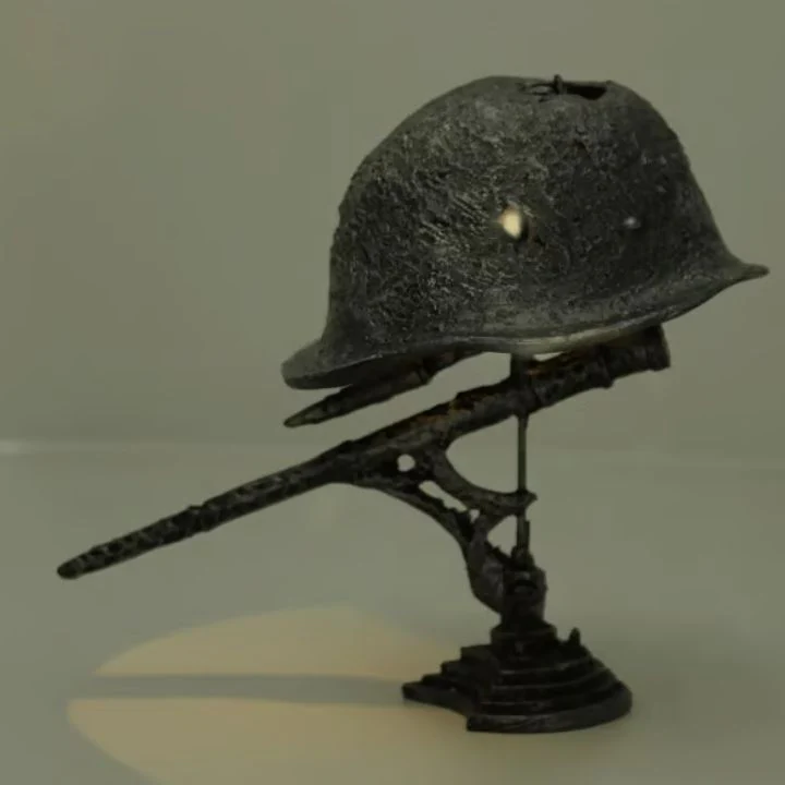 Vintage Helmet Lamp - Illuminate Your Home with Historical Charm - Image 3