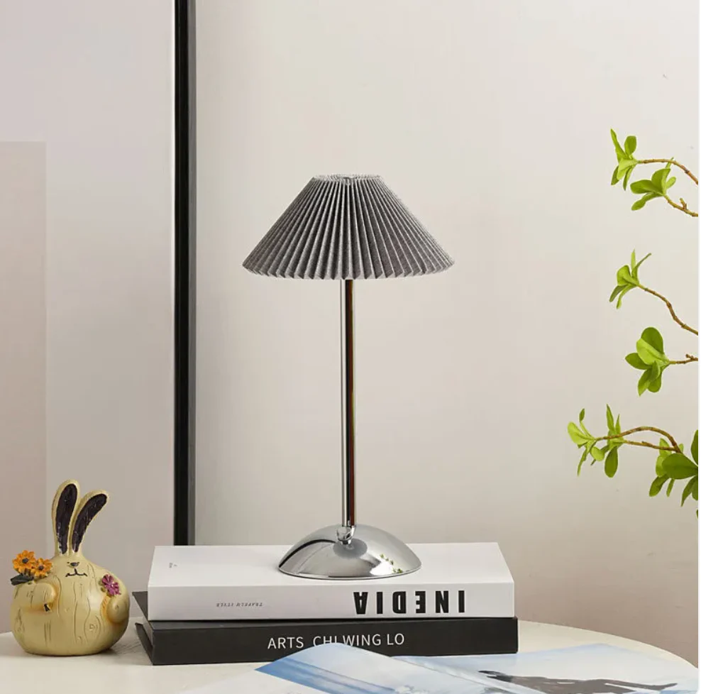 Wireless Modern Table Lamp with USB Charging Function LumiFold - Dimmable in 3 Steps | Bedside Lamp | Living Room - Image 5